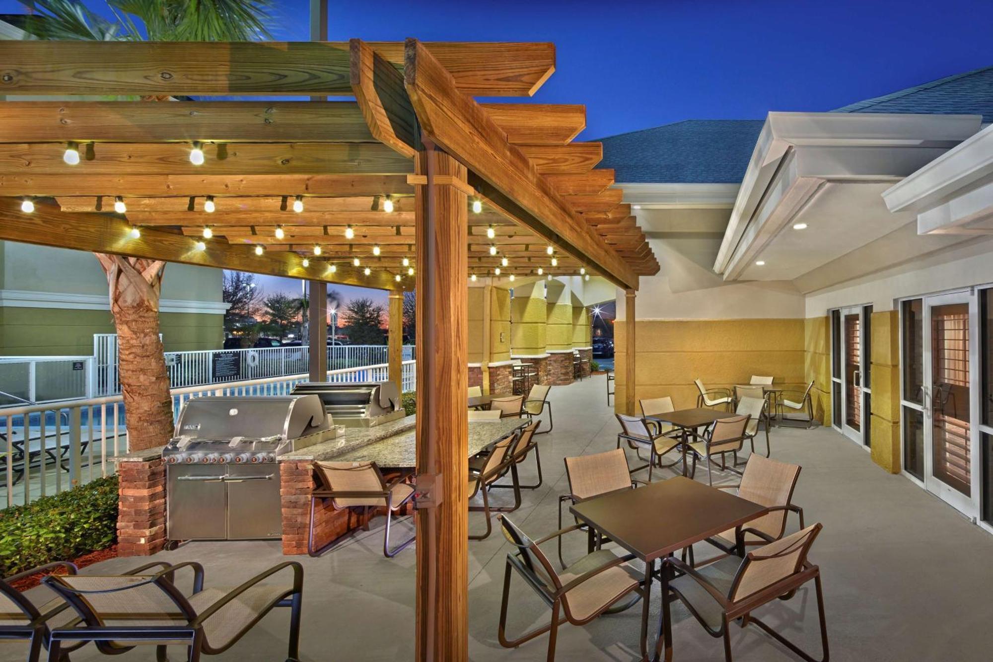Homewood By Hilton Daytona Speedway-airport Hotel