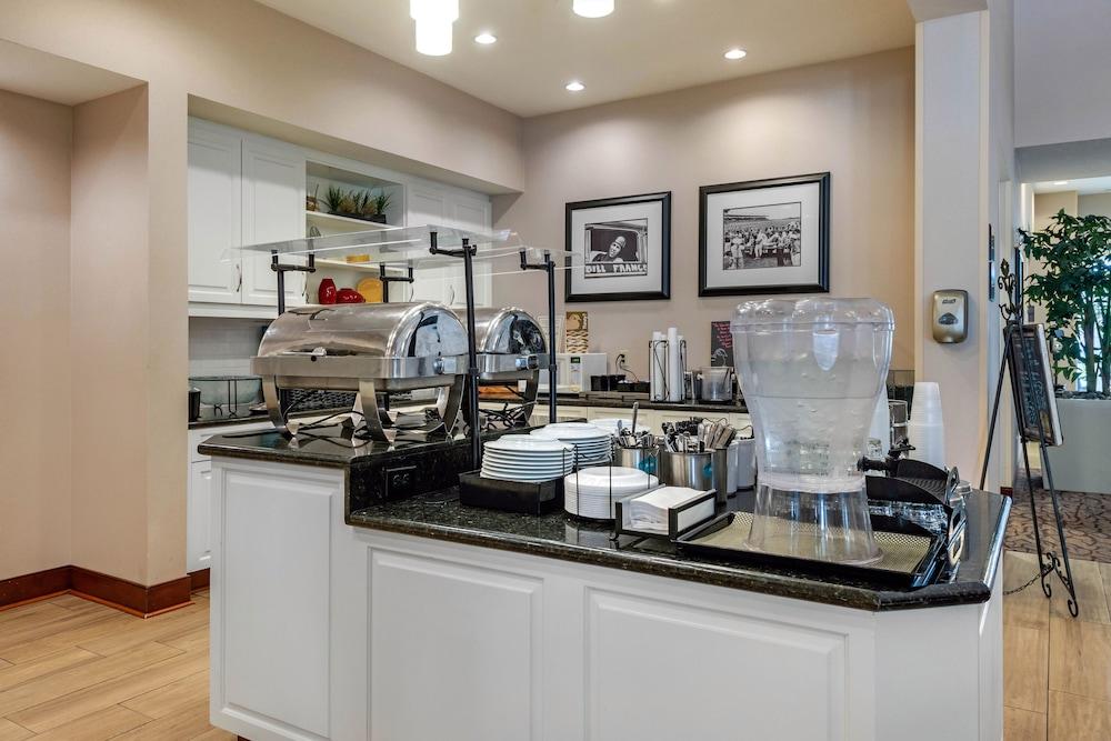Homewood By Hilton Daytona Speedway-airport Hotel